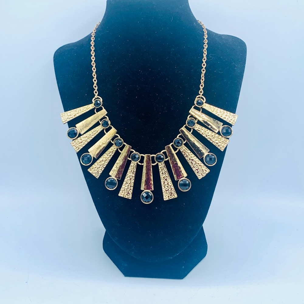 Chunky vintage gold bib necklace statement necklace black